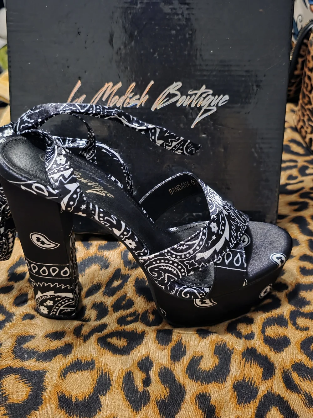 Black Bandana Platform Heels - Picture 2 of 4